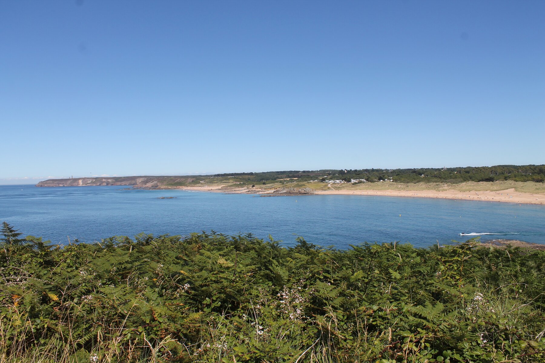 Vue sur l'anse du Croc depuis Pléhérel-Plage